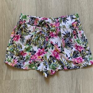 Women’s knit, beachy, tropical print shorts